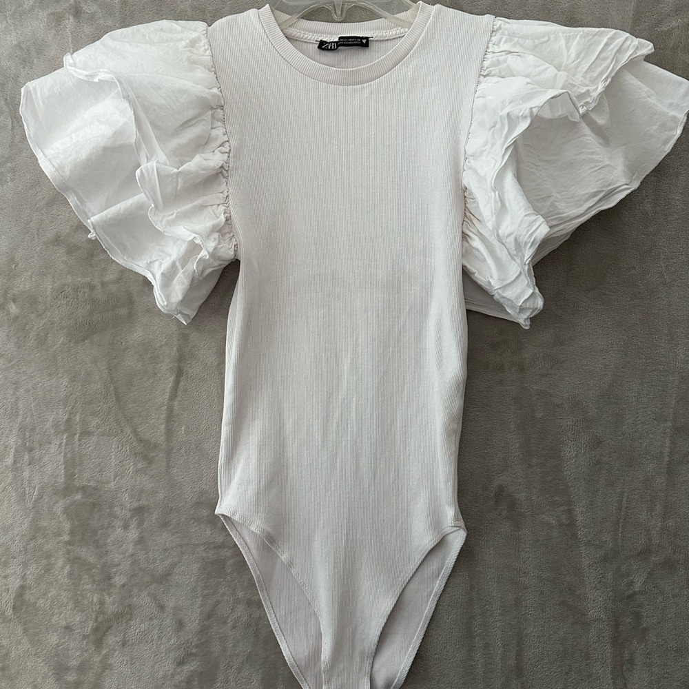 Zara Off-White Ribbed Bodysuit Tee Size Medium